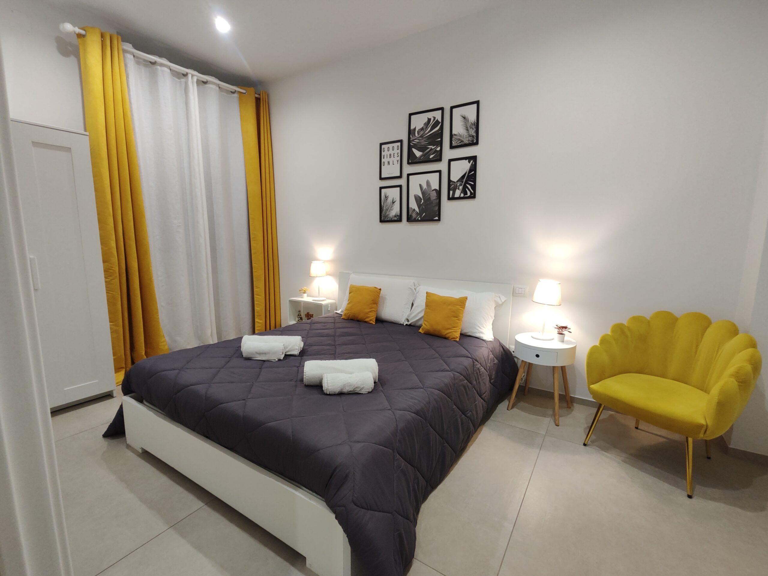 Camera da letto dell’appartamento Le Popolari a Bitonto