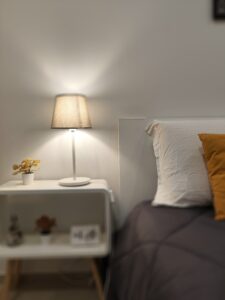 Camera da letto dell’appartamento Le Popolari con arredamento moderno