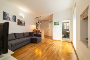 Ingresso della Camera Traetta nel B&B Arco Gentile a Bitonto, con arredi moderni e accoglienti