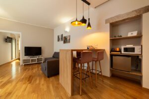 Ingresso e arredamento della Camera Traetta nel B&B Arco Gentile a Bitonto